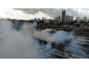 Tem Kenarında Geniş Alanda Ot Yangını Havadan Görüntülendi