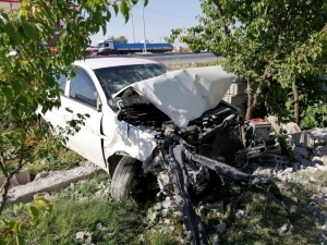 Otomobil Kırmızı Işıkta Geçen Motosiklete Çarptı: 4 Yaralı