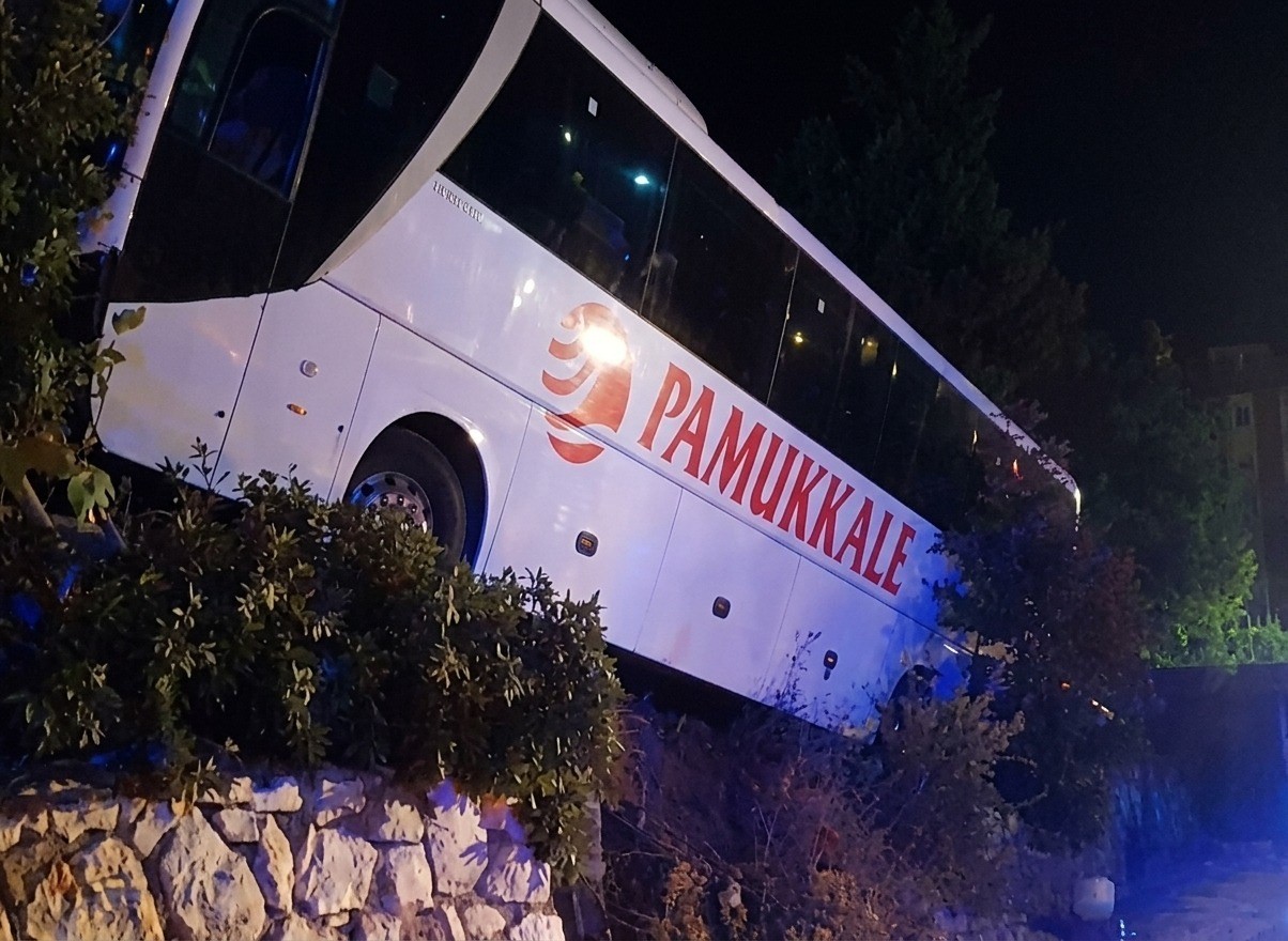kirkagac-ta-yolcu-otobusu-kaza-yapti-18-yarali