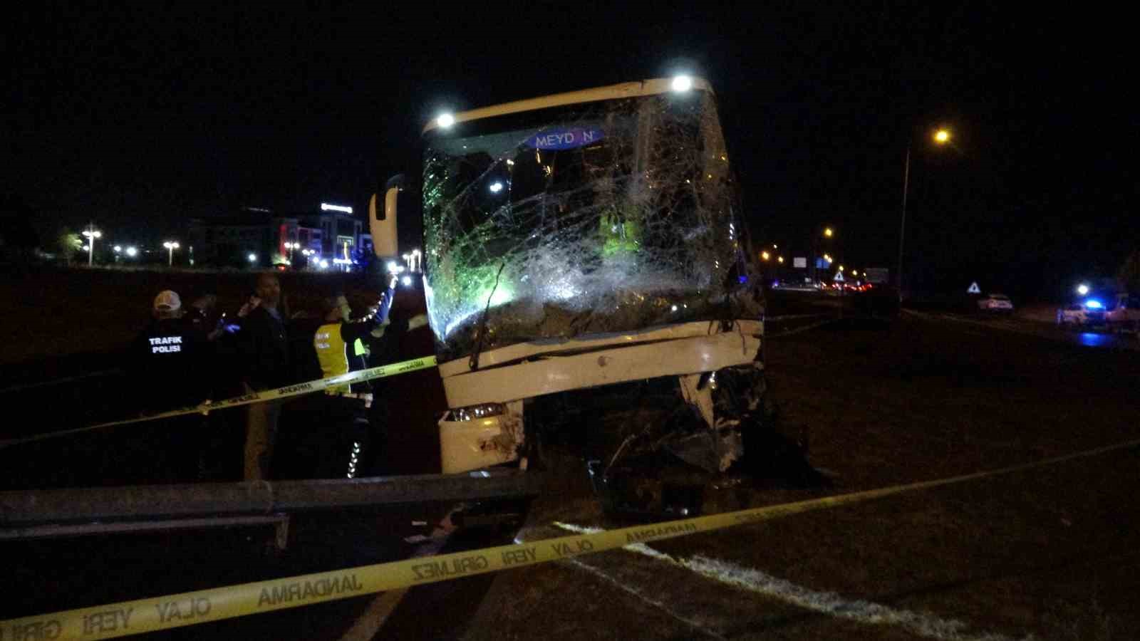 malatya-da-otobus-ile-hafif-ticari-arac-carpisti-2-olu-3-yarali