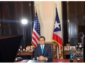 Porto Riko’da Protestolar Valiye Geri Adım Attırdı