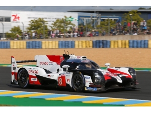 Mobil 1 Zorlu Otomobil Yarışlarında Destekçi