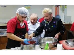 Beyaz Kalpler Mutfağı Çiğ Beslenme İle Tanıştı