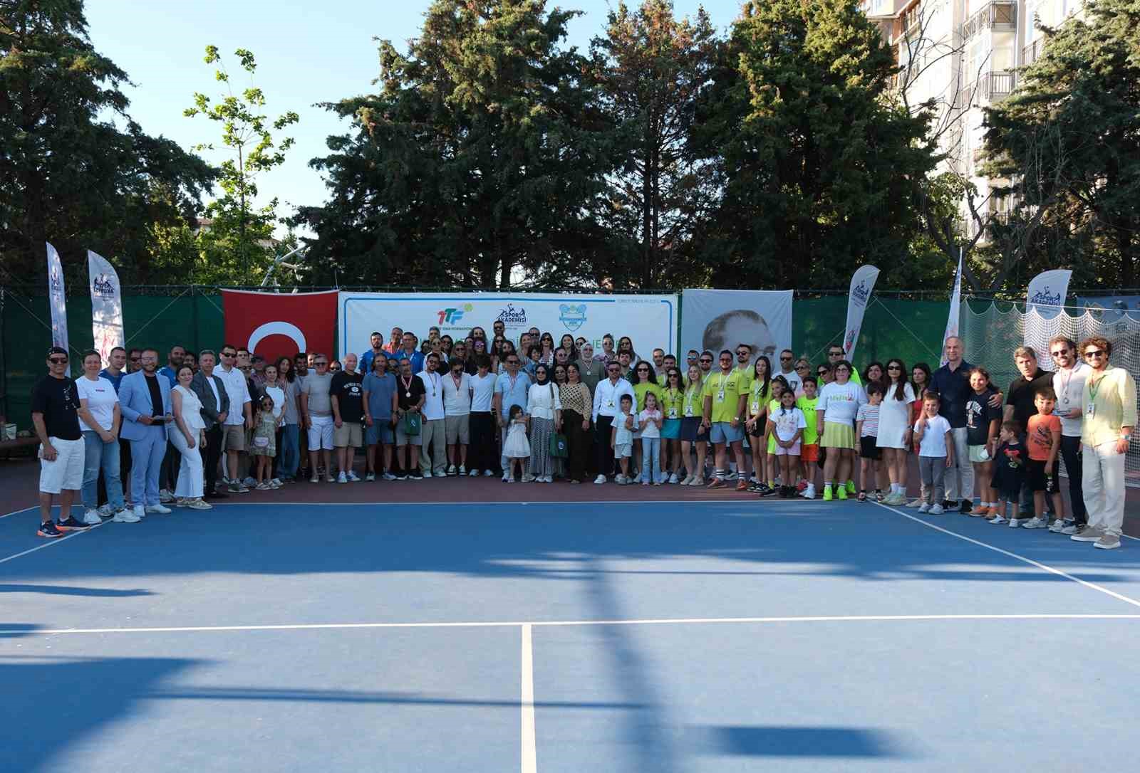 geleneksel-buyukcekmece-acik-tenis-turnuvasi-odul-toreni-gerceklesti