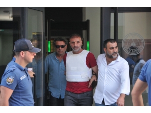 Oğlunu Ve Karısını Kurşuna Dizen Baba Tutuklandı