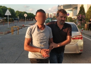 Cenazede Uyuşturucuya Karşı Pankart Taşıyan Şahıs Uyuşturucu İle Yakalandı