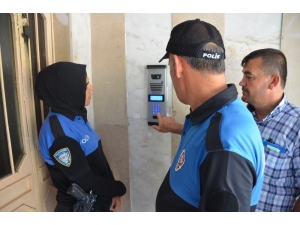 Doğalgazlı Binada "Tüpçü" Diye Gelen Polise Kapıyı Açtılar