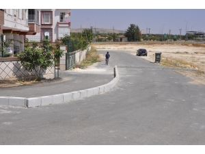 ‘Tapulu Arazim’ Deyip Yolu Kapattı