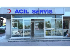 Yolun Karşısına Geçmek İsteyen Yaşlı Adama Otomobil Çarptı