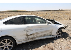 Kamyon, Direksiyonu Sağ Tarafta Olan Aracı Sıkıştırdı: 1’i Ağır 4 Yaralı