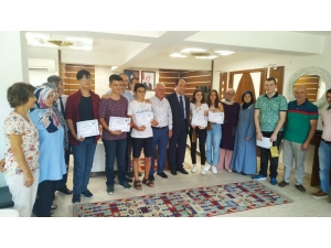 Soma’da Başarılı Öğrenciler Ödüllendirildi