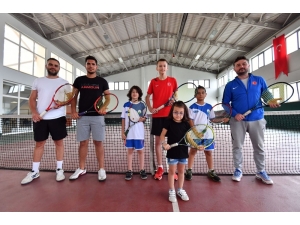 Sessizliklerini Raketle Bozdular