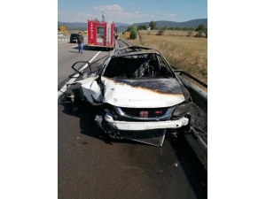 Bilecik’te Kaza Yapan Otomobil Yandı: 4 Yaralı