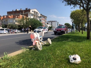 Anne Ve İkiz Çocukları Kazada Yaralandı