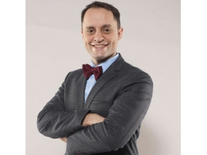 Op.dr. Volkan Kahya: “Yaz Aylarında Burun Estetiği Olmaktan Korkmayın”