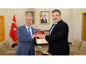 Rektör Prof. Dr. Çomaklı’dan, Tokat Gaziosmanpaşa Üniversitesi Rektörü Prof. Dr. Şahin’e Ziyaret