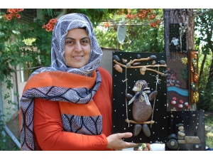 Ekmeğini Taştan Çıkaran Anne