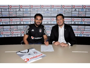 Beşiktaş, Douglas İle 3 Yıllık Sözleşme İmzaladı