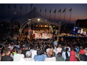 Bayraktepe Arena’da Kick Boks Fırtınası Nefesleri Kesti