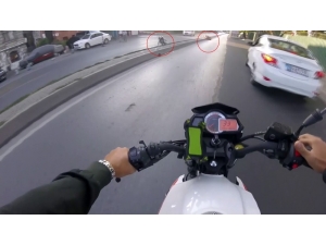 İstanbul’da Motosikletli Gencin Metrelerce Sürüklendiği Kaza Kamerada