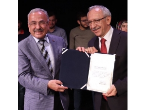 Başkan Hilmi Güler’e Eğitim Ödülü