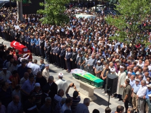 Şehit Polis Binlerce Kişi Tarafından Uğurlandı