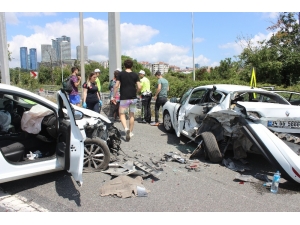 15 Temmuz Şehitler Köprüsü’nde Kaza: 3 Yaralı