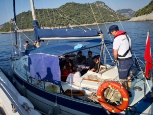 Dalaman Açıklarında 27 Kaçak Göçmen Yakalandı