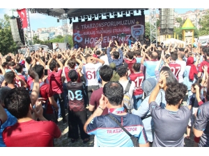 Trabzonspor’un 52. Kuruluş Yıl Dönümü Meşalelerle Kutlandı