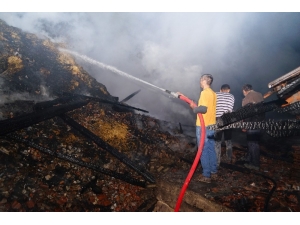 Kastamonu’da Bir Ev Yangında Kullanılamaz Hale Geldi