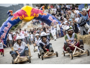 Karadeniz’de Tahta Arabaların Geleneği Devam Ediyor
