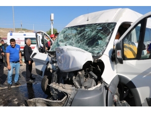 Göreve Giden Özel Harekat Polisleri Kaza Yaptı: 6 Yaralı