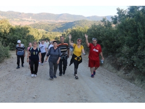 Sağlıklı Yaşam İçin Doğa Yürüyüşünü Tercih Ettiler