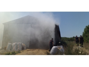 Taş Motorundan Çıkan Kıvılcımlar 25 Ton Samanı Küle Çevirdi