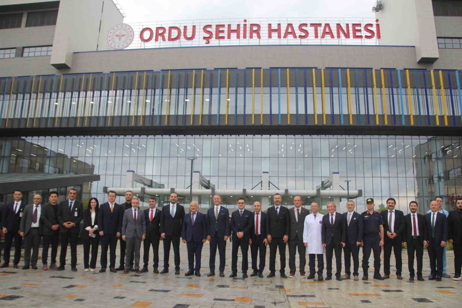 ordu-sehir-hastanesinde-hasta-kabulu-basladi-ilk-hastalar-protokol-uyeleri