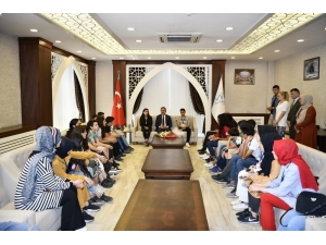 Kocaeli’den Gelen Örencilerden Vali Akbyık’a Ziyaret