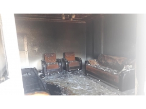 Yangın Evi Küle Çevirdi