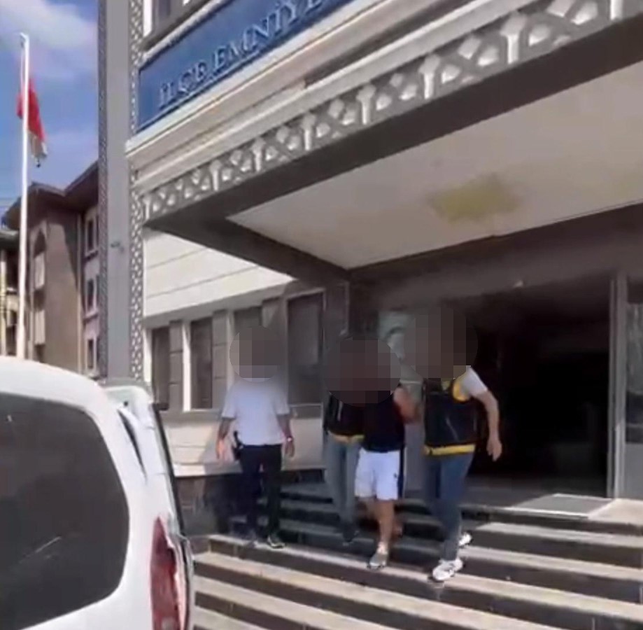 yaralama-ve-oldurmeye-tesebbus-suclarindan-aranan-supheli-4-silahla-yakalandi