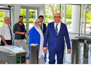 Manisa Cbü Rektörlüğüne Atanan Prof. Dr. Ahmet Ataç Göreve Başladı