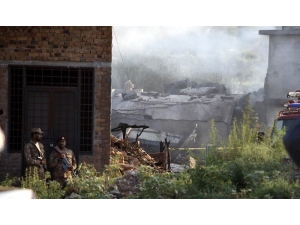 Pakistan’da Uçak Düştü: En Az 17 Ölü