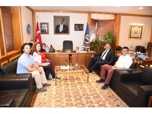 Rektör Çomaklı, Anadolu Üniversitesini Temsil Edecek Sporculara Başarılar Diledi