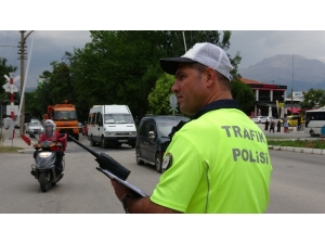 Isparta’da Polis Modifiyeye Göz Açtırmıyor