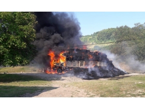 Saman Yüklü Kamyon Alev Alev Aldı