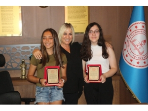 Lgs’de Dereceye Giren Öğrenciler Ödüllendirildi