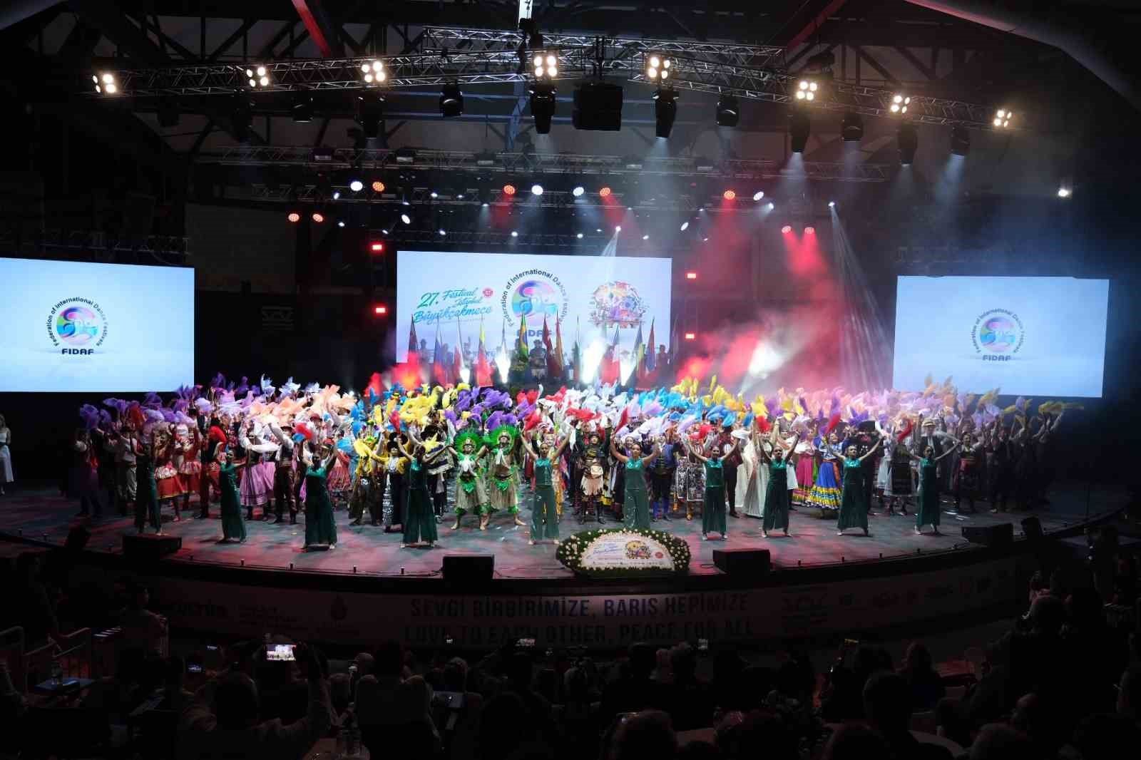 uluslararasi-istanbul-buyukcekmece-kultur-ve-sanat-festivalinin-27-si-gorkemli-bir-finalle-sona-erdi
