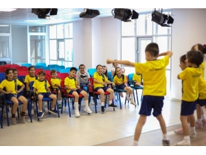 Yaz Okulunda Drama Eğitimi Devam Ediyor