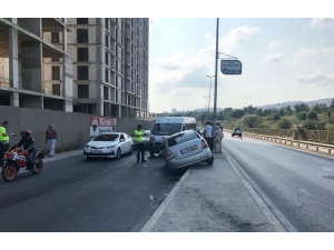 4 Aracın Karıştığı Kazada 3 Kişi Yaralandı