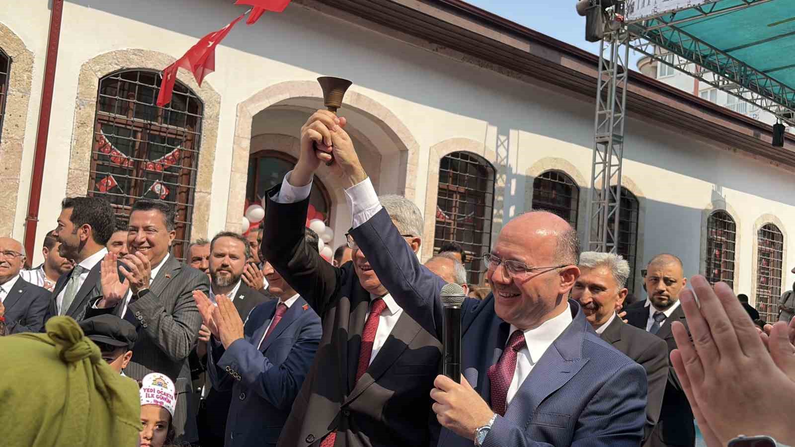 osmaniye-de-115-yillik-tarihi-okul-yeniden-ogrencileriyle-bulustu