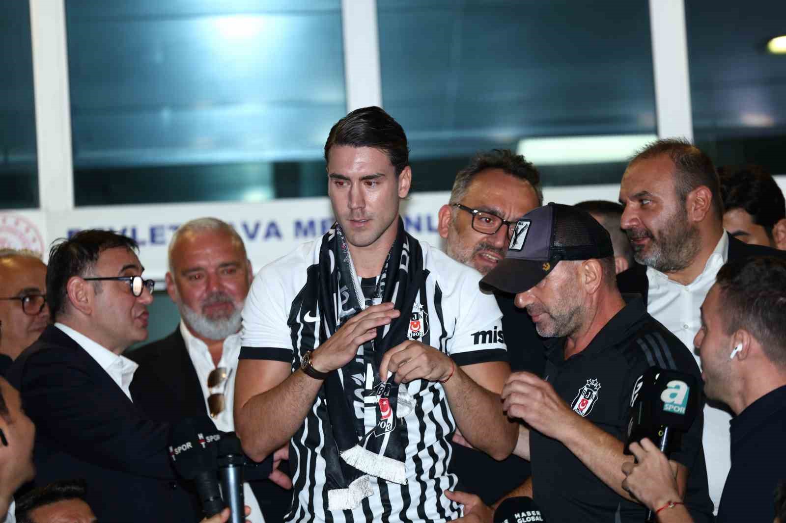 besiktas-dusan-vlahovic-i-uefa-listesine-ekledi