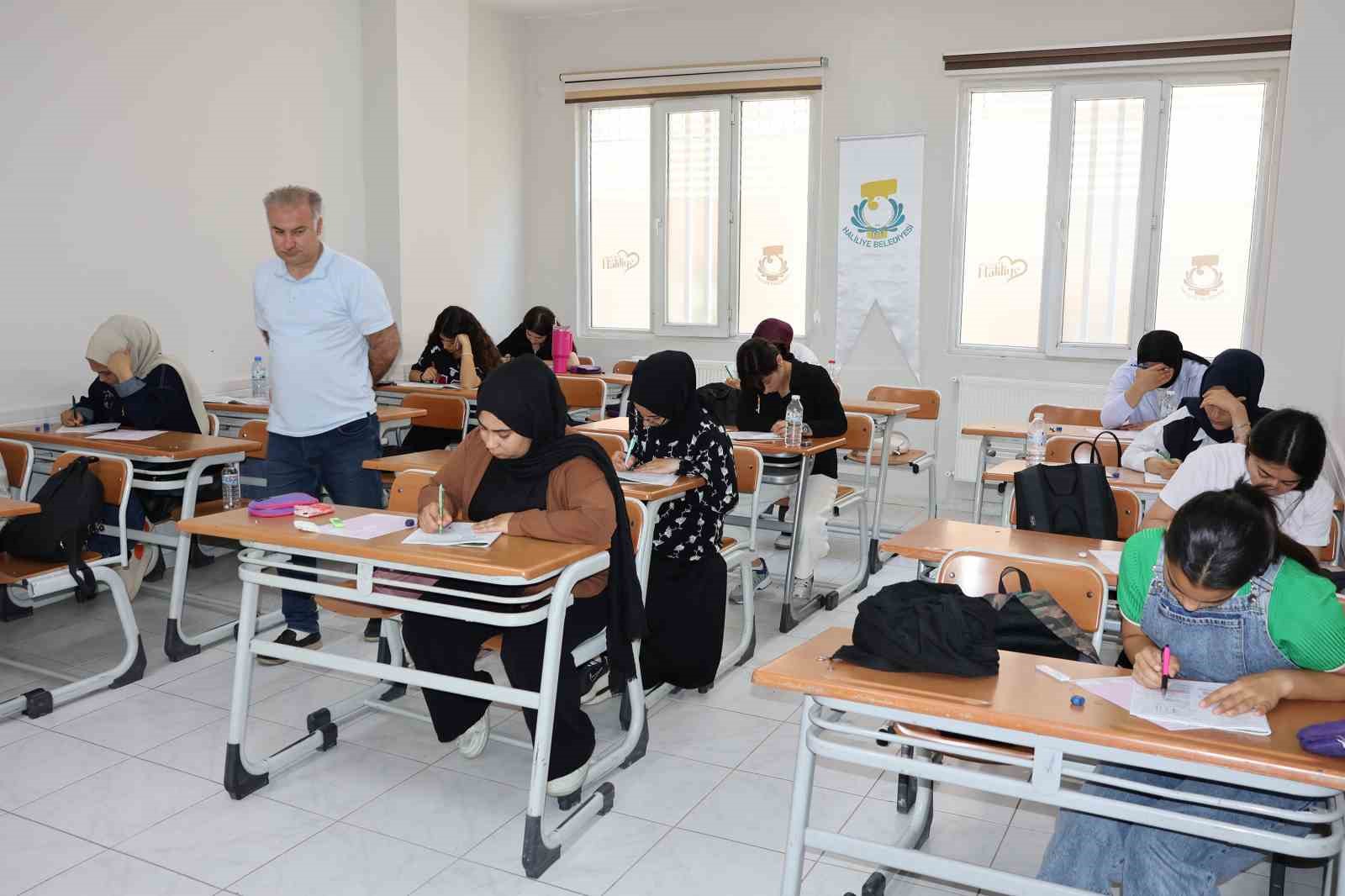 haliliye-de-gencler-yks-ye-seri-denemelerle-hazirlaniyor
